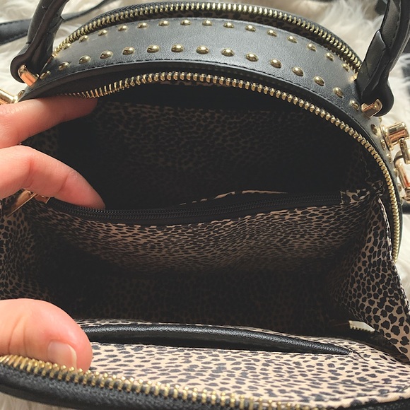 Black Purse - Picture 7 of 10